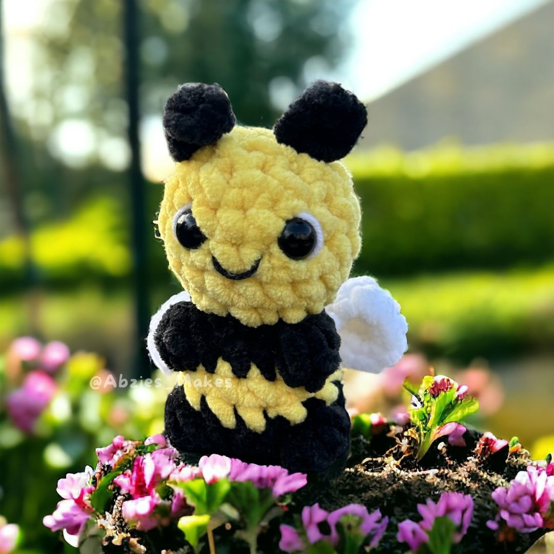 Crochet PATTERN: Insect Smols - NO SEW (English)