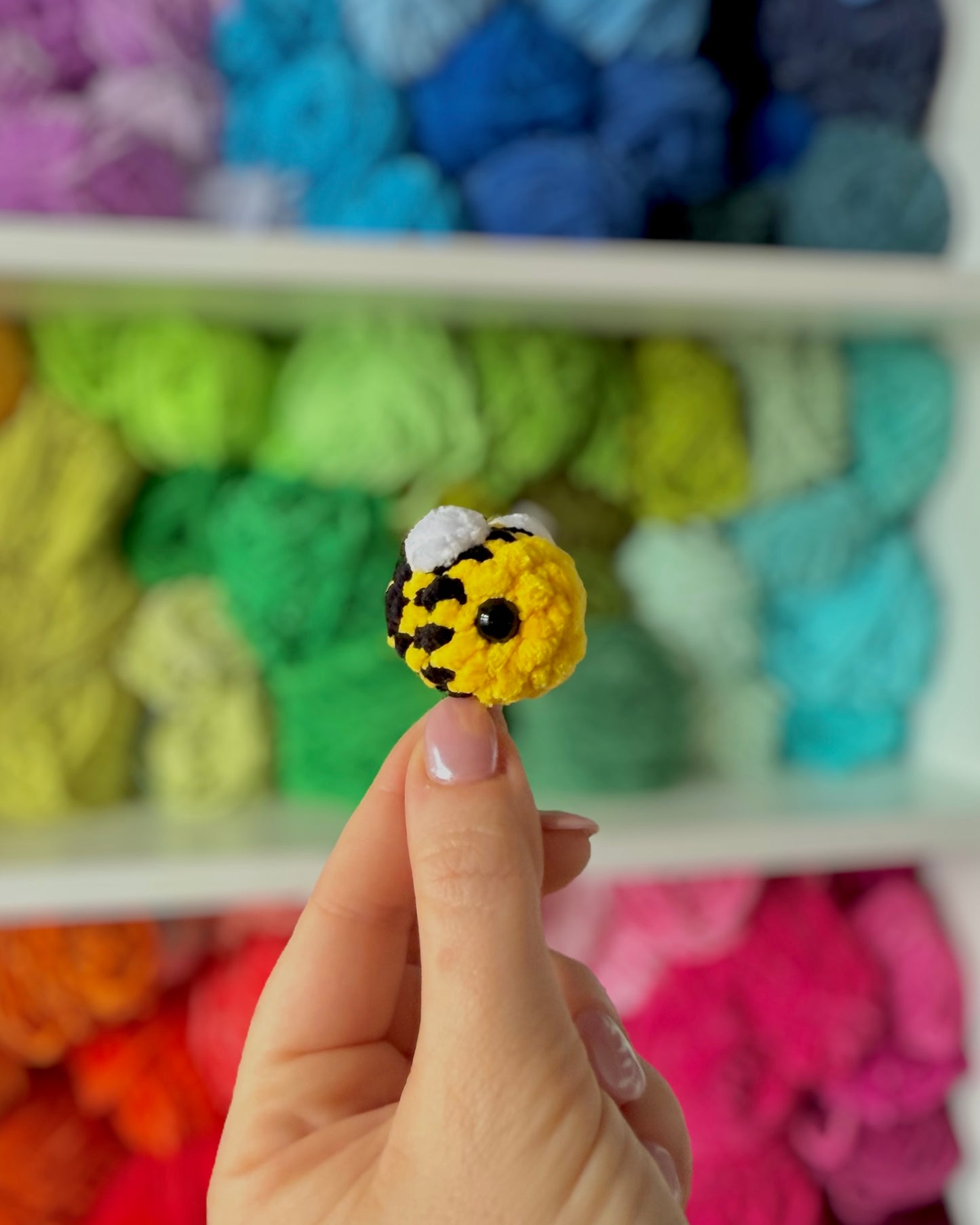 Crochet PATTERN: Tiny Bee, NO SEW (English)