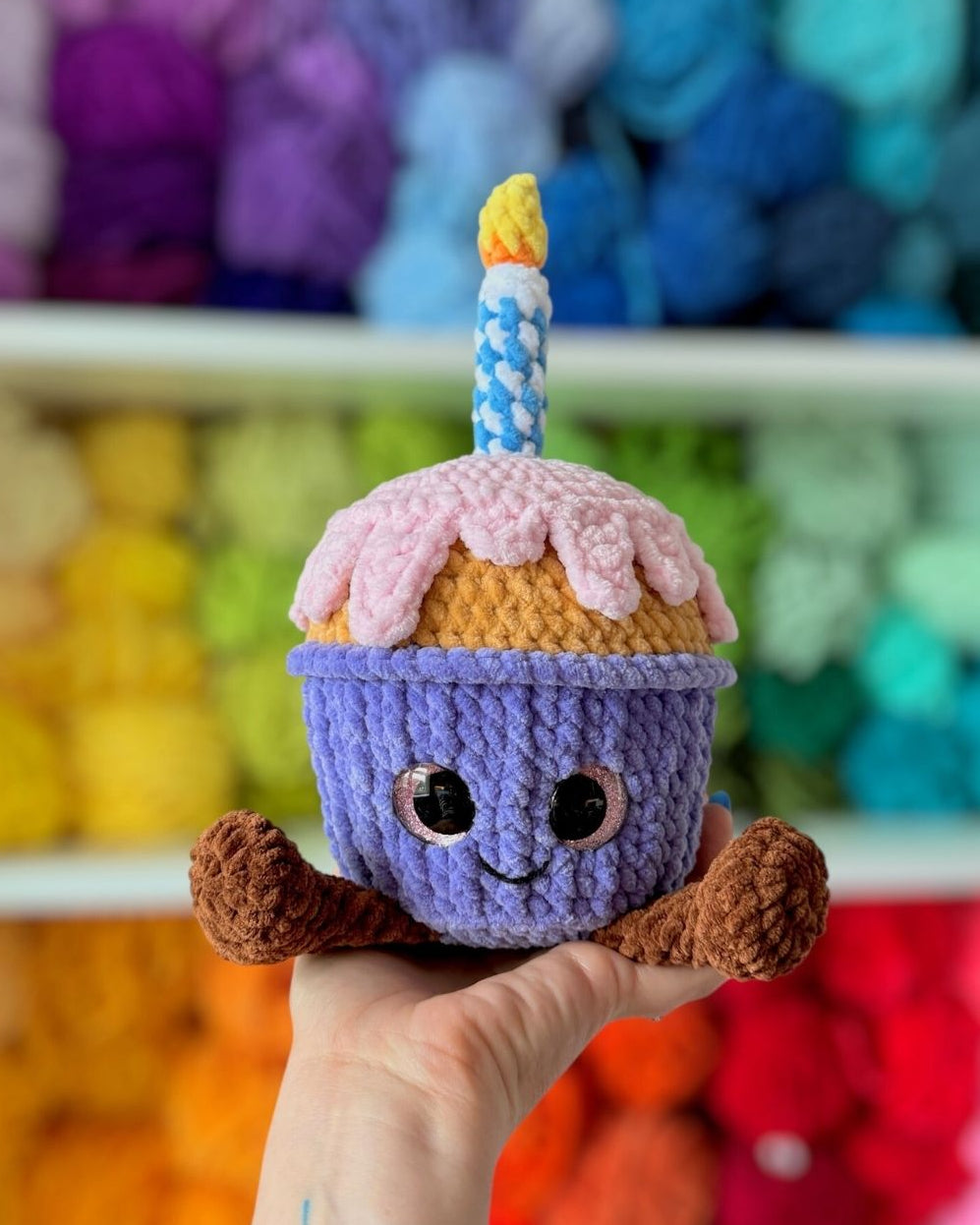 Crochet PATTERN: Evelyn the Cupcake (English)
