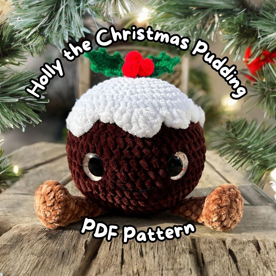 Crochet PATTERN: Holly the Christmas Pudding (English)