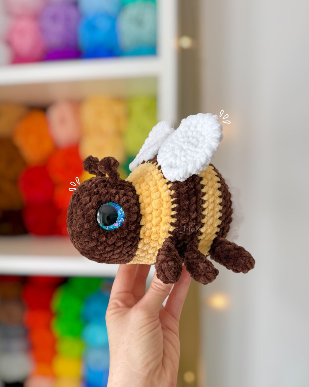Crochet PATTERN: Bumble the Bumblebee (English)