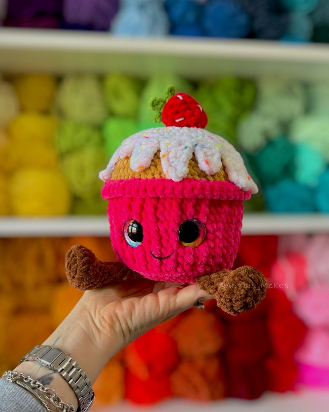 Crochet PATTERN: Evelyn the Cupcake (English)