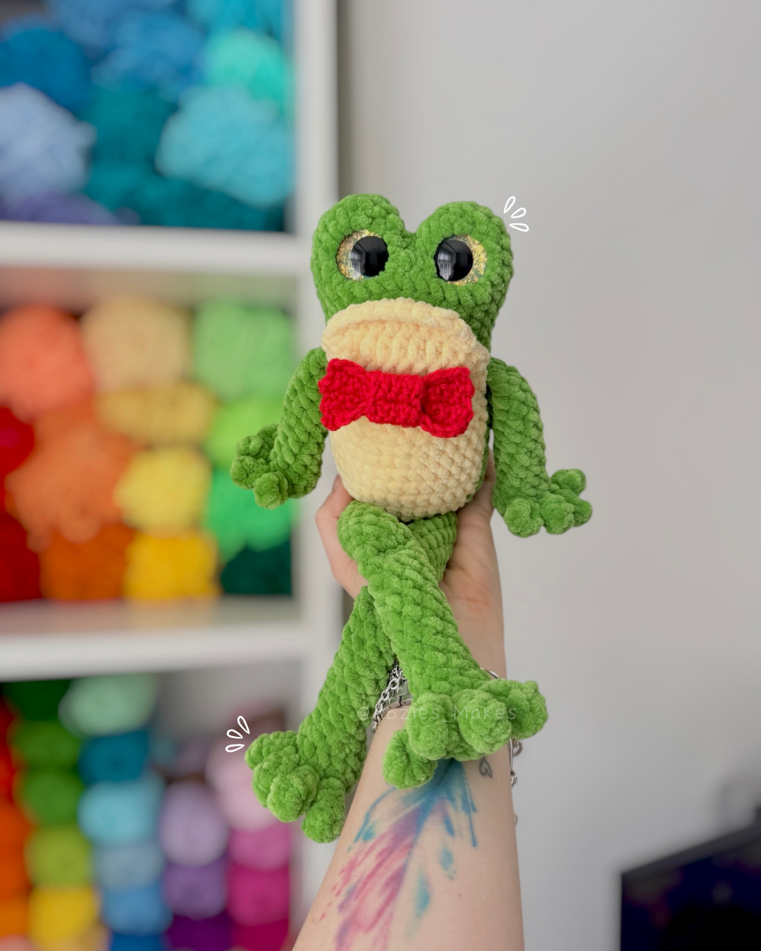 Crochet PATTERN: Sir Hopsley the frog (English)