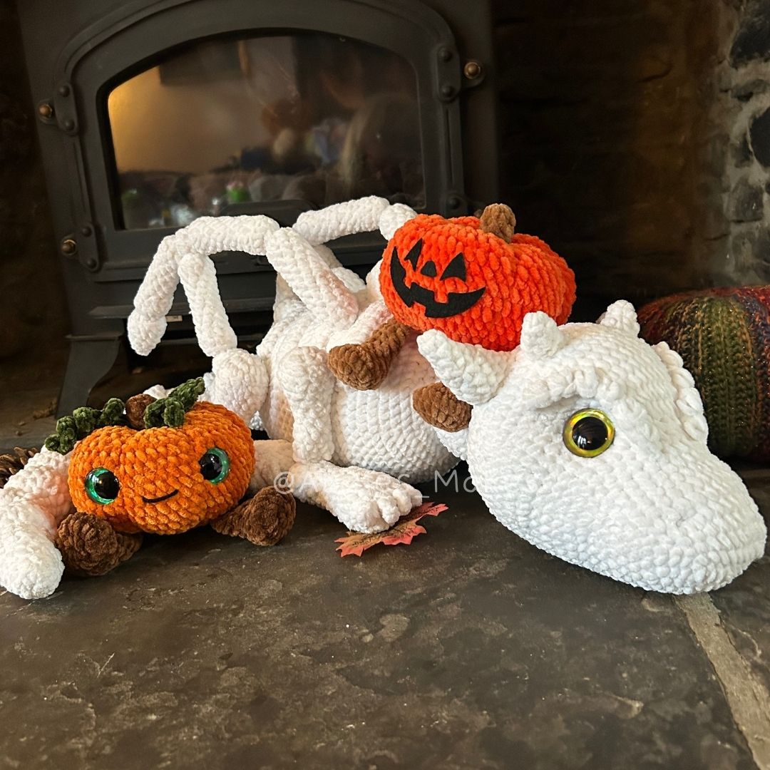 Crochet PATTERN: Skelig the Skeleton Dragon (English)