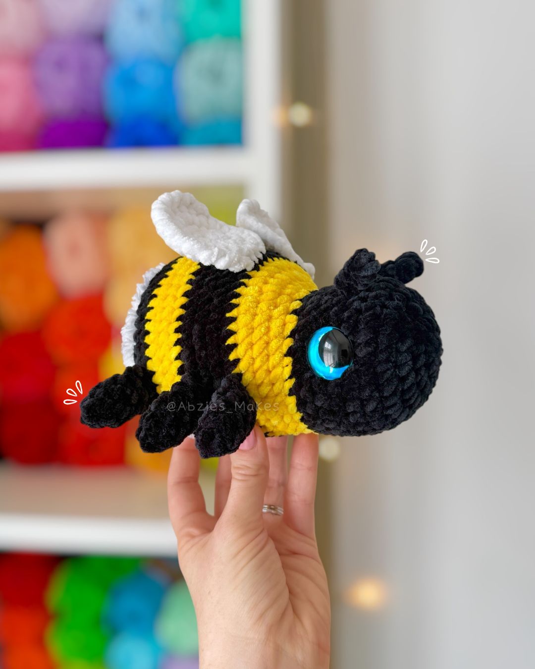 Crochet PATTERN: Bumble the Bumblebee (English)