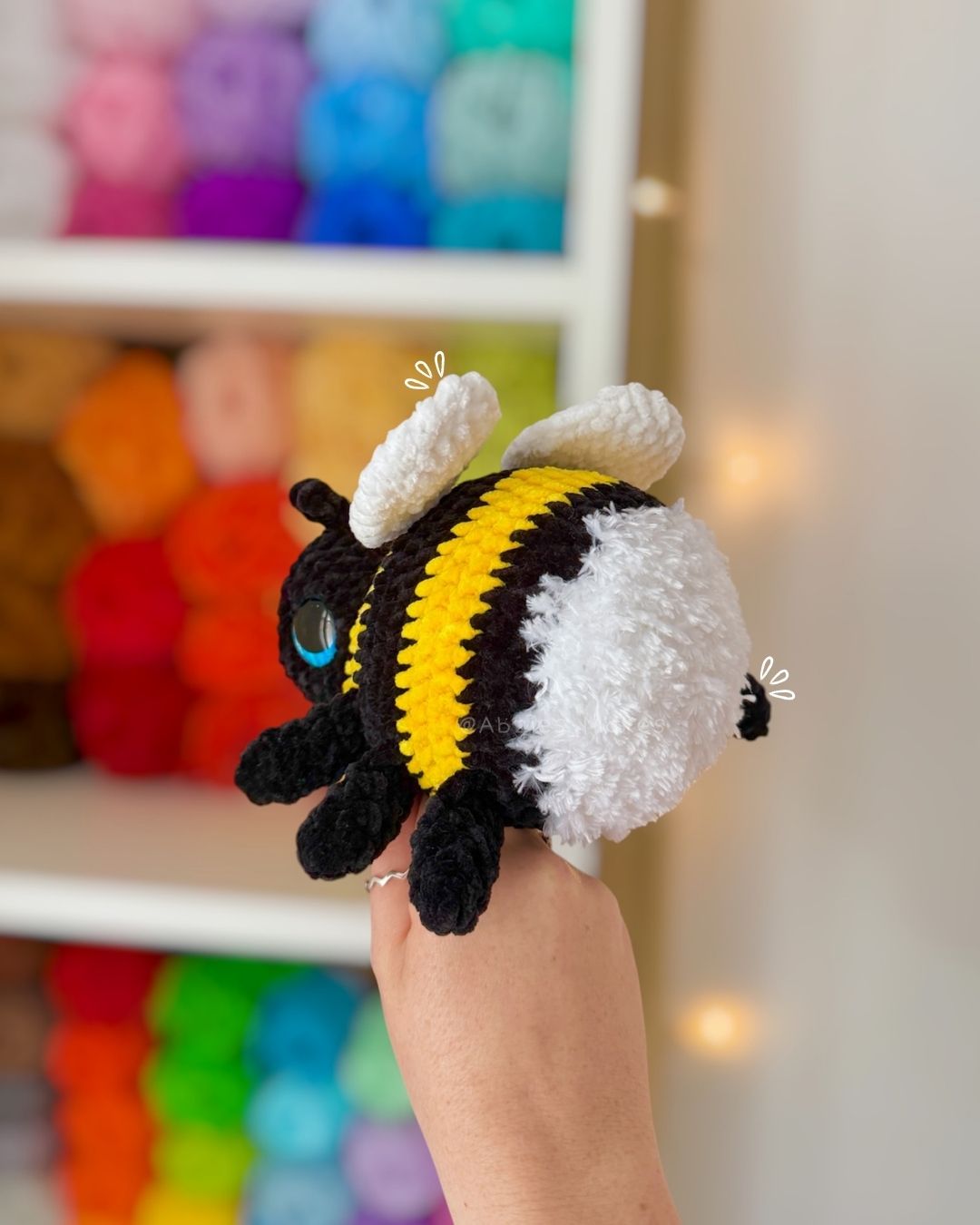 Crochet PATTERN: Bumble the Bumblebee (English)