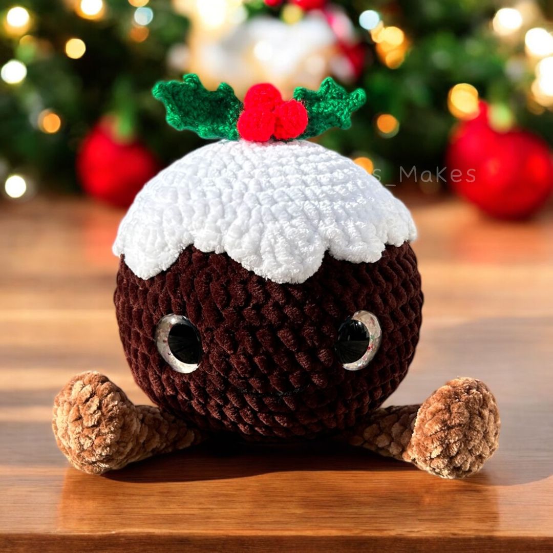 Crochet PATTERN: Holly the Christmas Pudding (English)