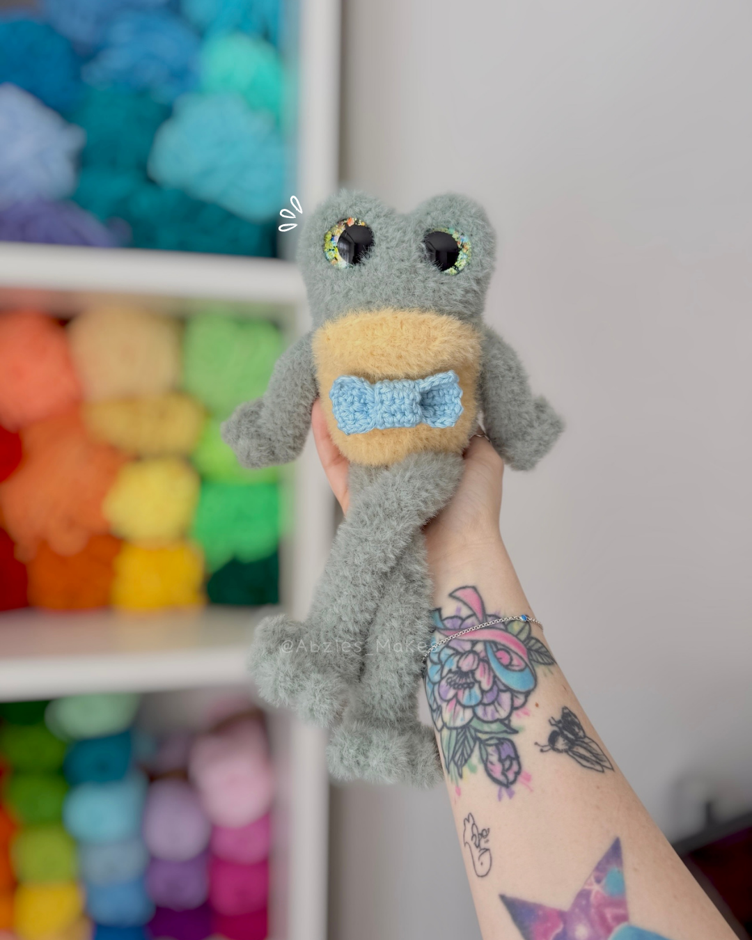 Crochet PATTERN: Sir Hopsley the frog (English)