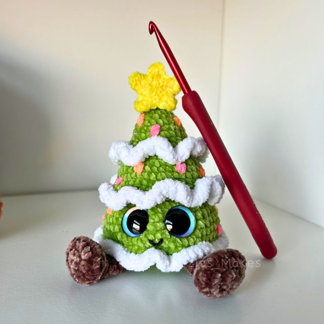 Crochet PATTERN: Noel the Christmas Tree (English)